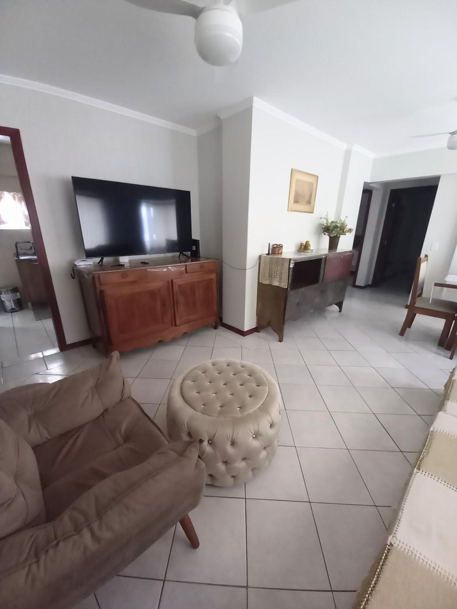Apartamento Apto 4 Quartos Em Bc Com Garagem Enorme, Cabem 2 Carros Pequenos *